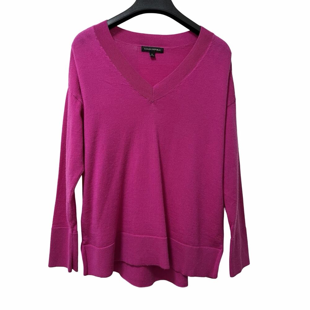 Banana Republic Womens Merino Wool V Neck Sweater Size M Magenta Pink Luxury